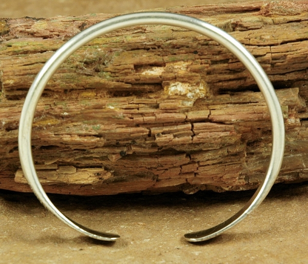 Schöner Tuareg Armreif aus Silber - Elegant & Schlicht